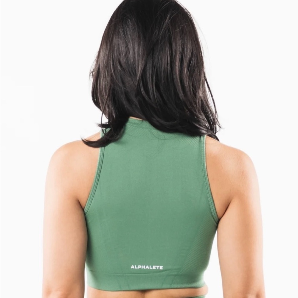 NWT Alphalete Stratus Green Crop Top Tank Sz M - Picture 2 of 4